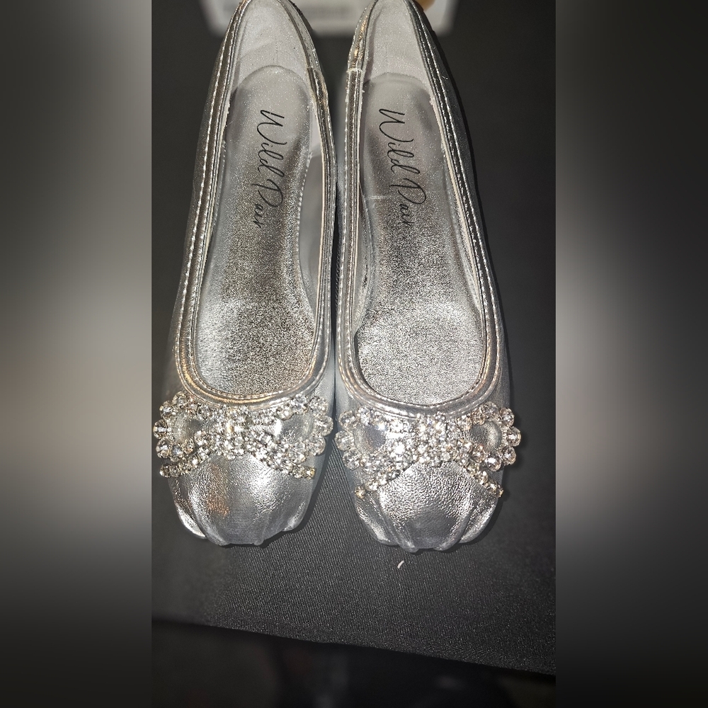 Wild Pair Essence Silver Shoes - Size 7M